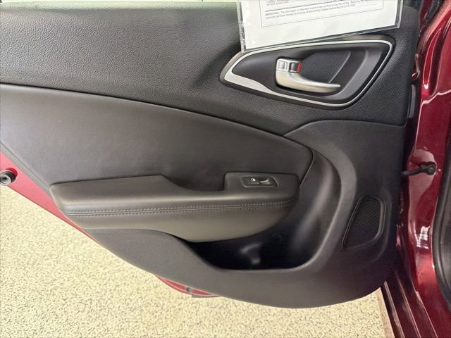 Used 2015 Chrysler 200 C w/ Navigation & Sound Group I image 25