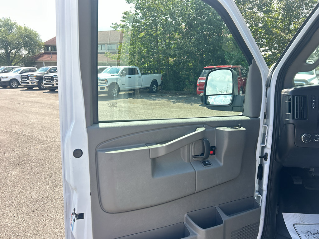 Used 2025 GMC Savana 2500 w/ Driver Convenience Package RWD image 21