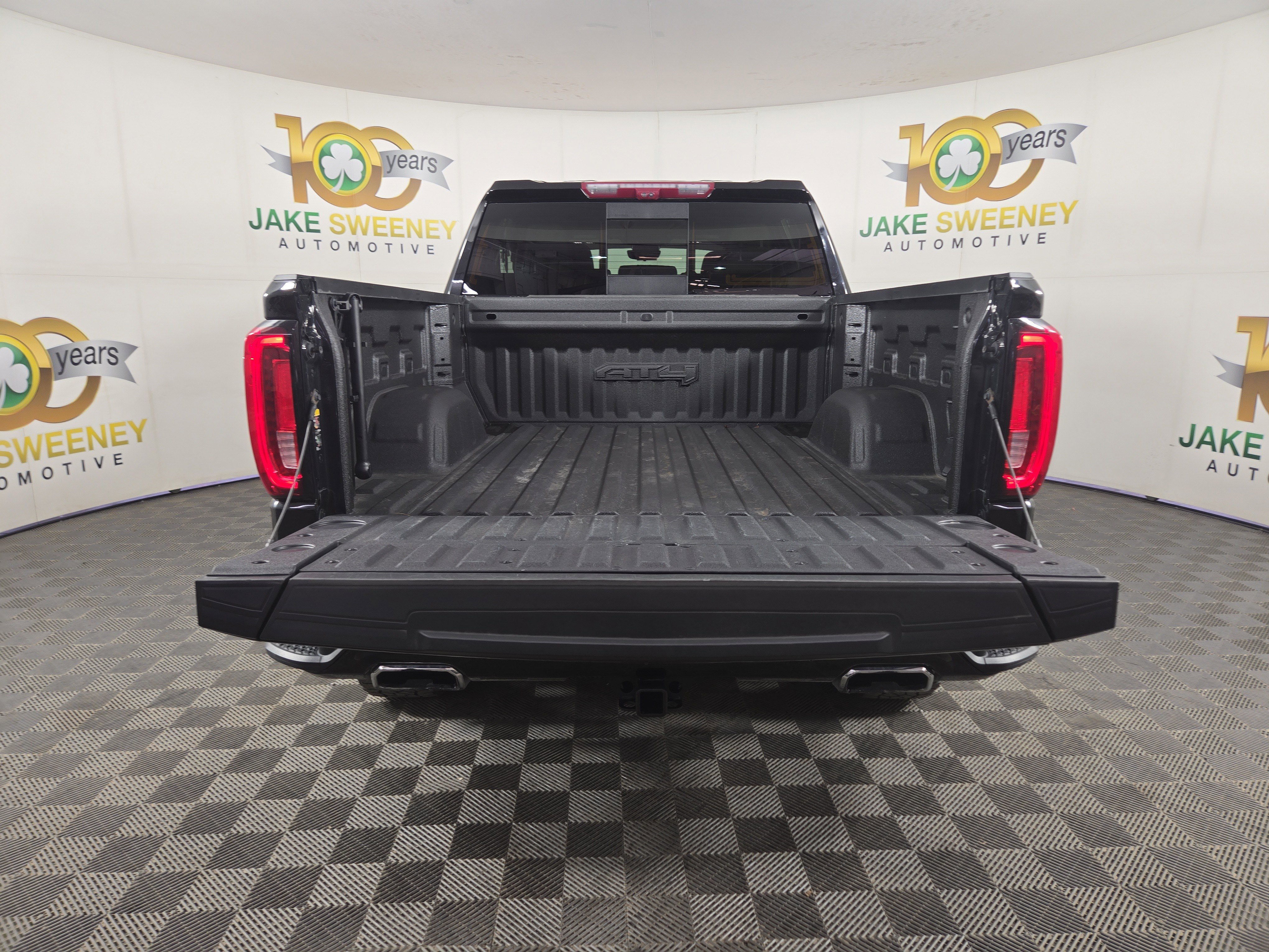 Certified 2024 GMC Sierra 1500 AT4 w/ Technology Package AWD/4WD image 31