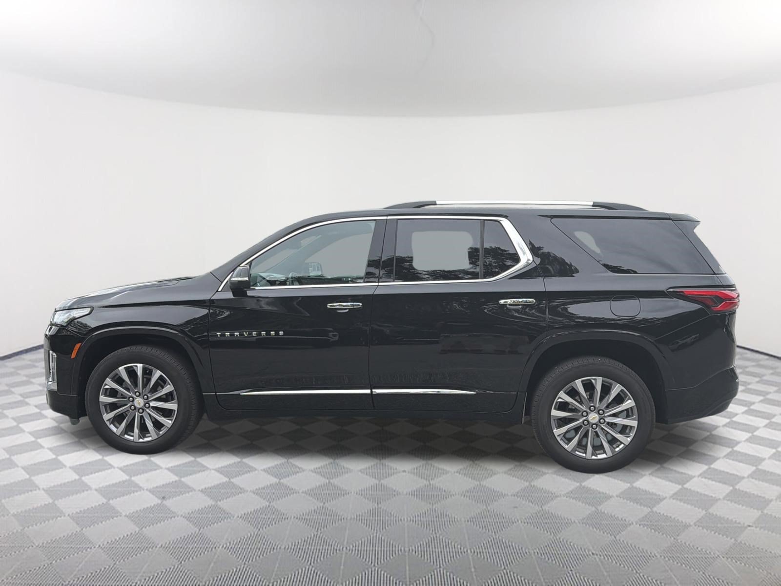 Certified 2023 Chevrolet Traverse Premier FWD image 9