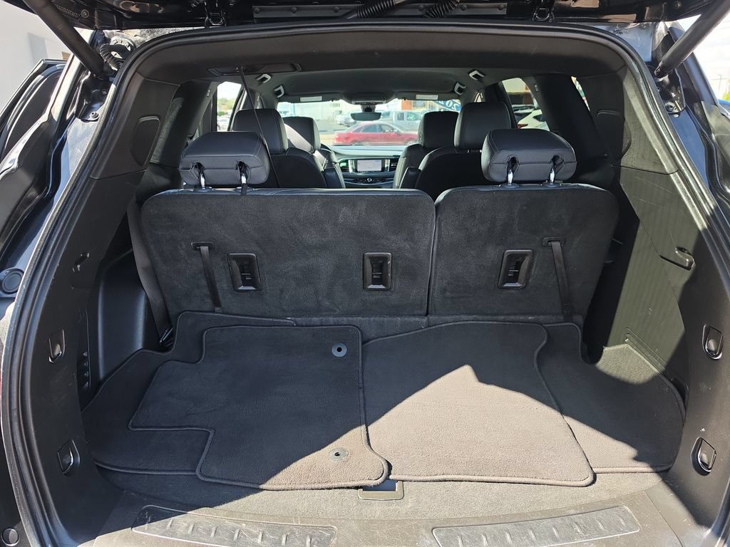 Used 2022 Buick Enclave Premium AWD/4WD image 25