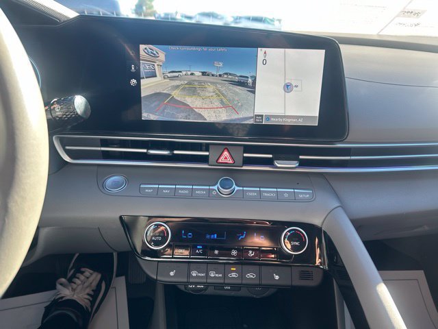 Used 2025 Hyundai Elantra SEL w/ Cargo Package FWD image 17