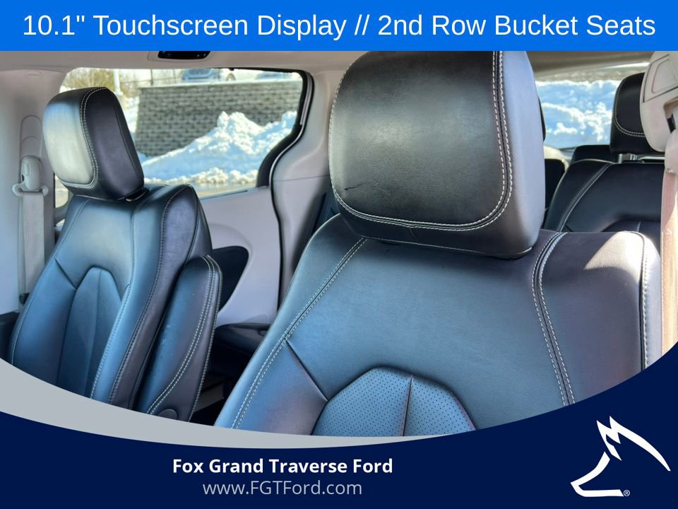 Used 2024 Chrysler Pacifica Touring-L image 12