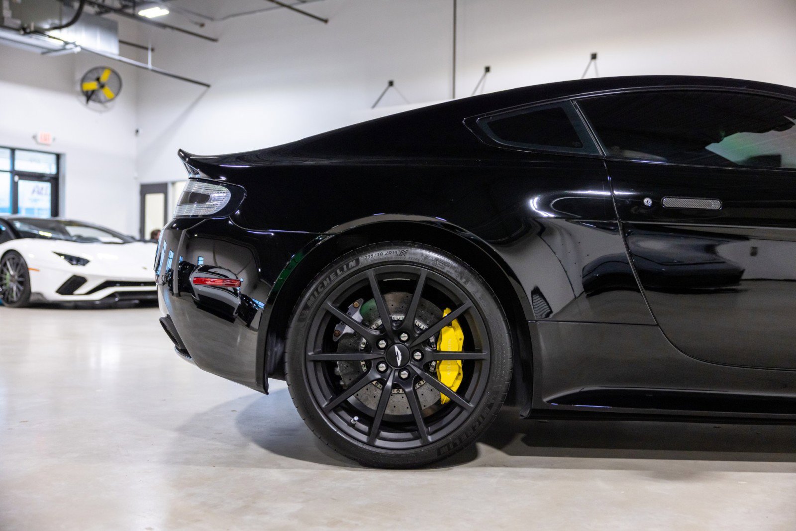 Used 2016 Aston Martin V12 Vantage S image 25