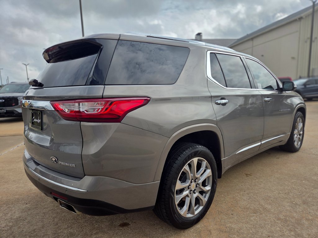Used 2019 Chevrolet Traverse Premier w/ LPO, Cargo Package AWD/4WD image 5