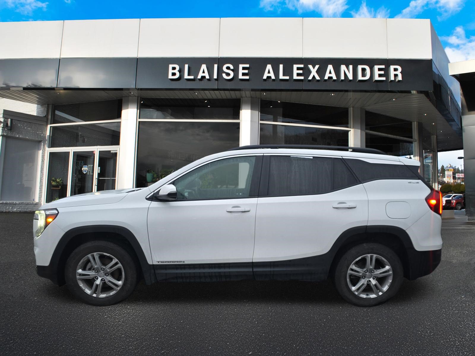 Used 2023 GMC Terrain SLE w/ Driver Convenience Package AWD/4WD image 6