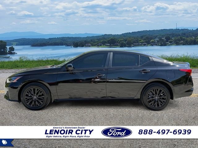 Used 2023 Nissan Altima 2.5 SV w/ SV Premium Package AWD/4WD image 6