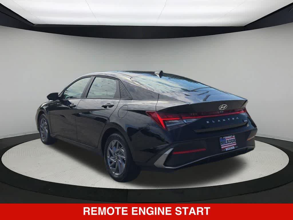 Used 2026 Hyundai Elantra Hybrid FWD image 4