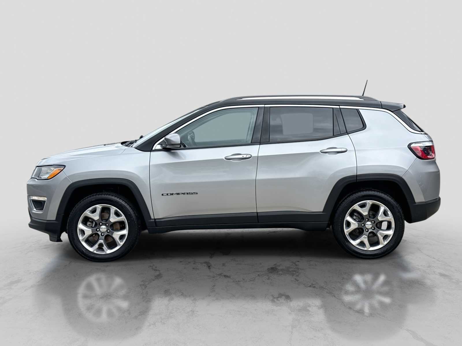 Used 2019 Jeep Compass Limited AWD/4WD image 3