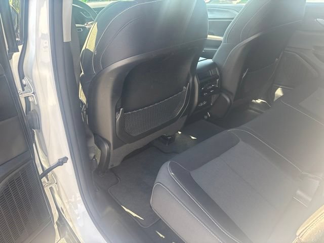 Used 2023 Jeep Grand Cherokee Laredo AWD/4WD image 19