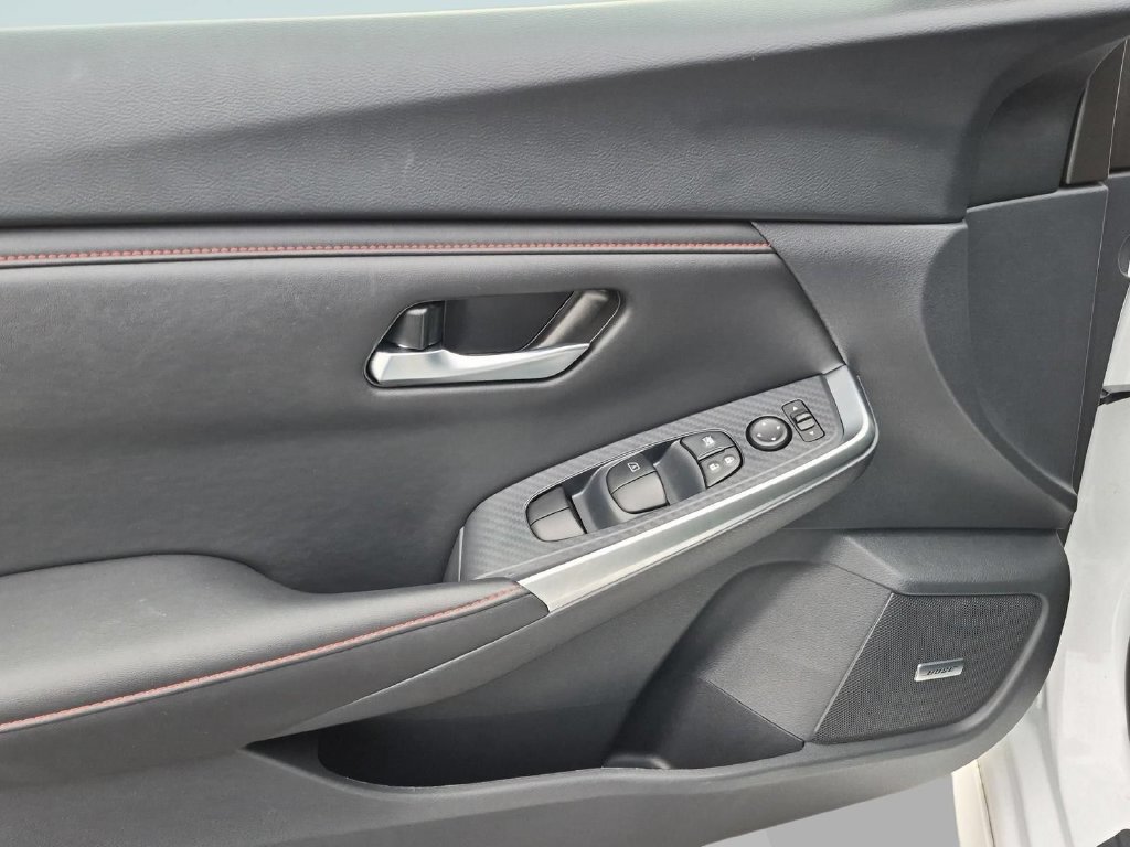 Used 2025 Nissan Sentra SR w/ SR Premium Package FWD image 12