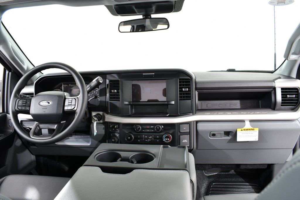 New 2025 Ford F350 XL w/ XL Chrome Package AWD/4WD image 7