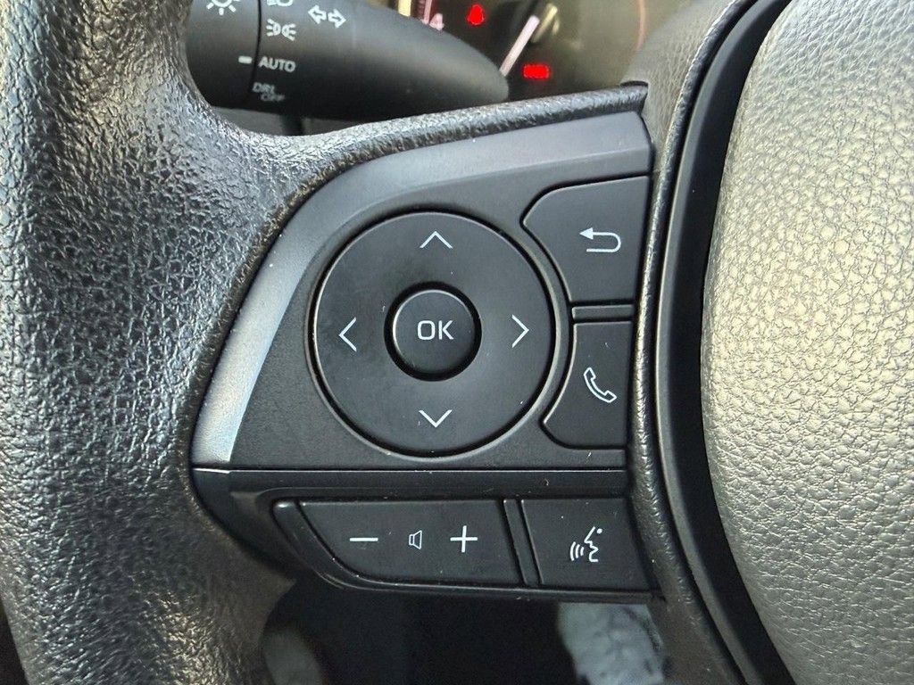 Used 2025 Toyota RAV4 XLE image 17