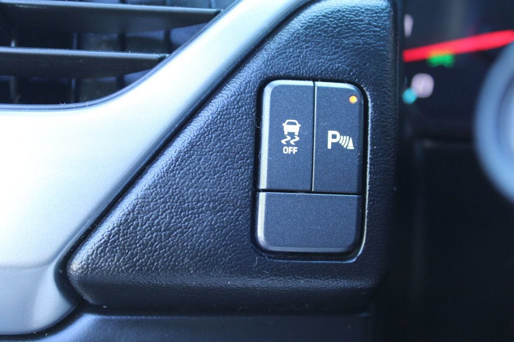 Used 2015 Chevrolet Suburban LS RWD image 28