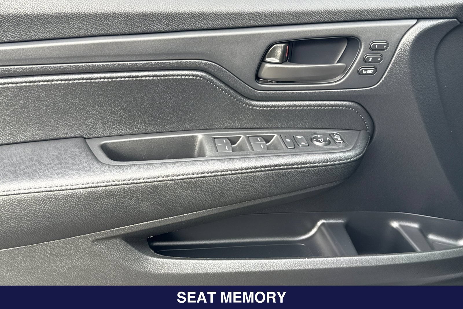 Used 2025 Honda Odyssey EX-L image 12