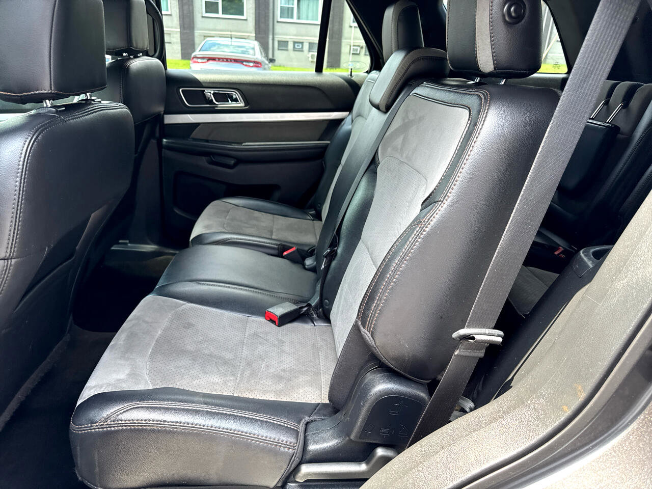 Used 2017 Ford Explorer XLT w/ Equipment Group 202A image 11