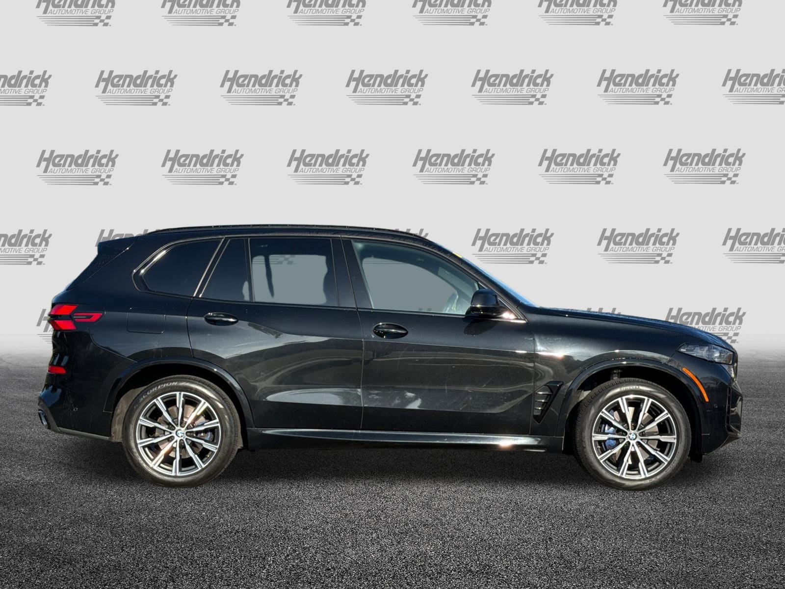 Certified 2024 BMW X5 xDrive40i w/ M Sport Package image 3