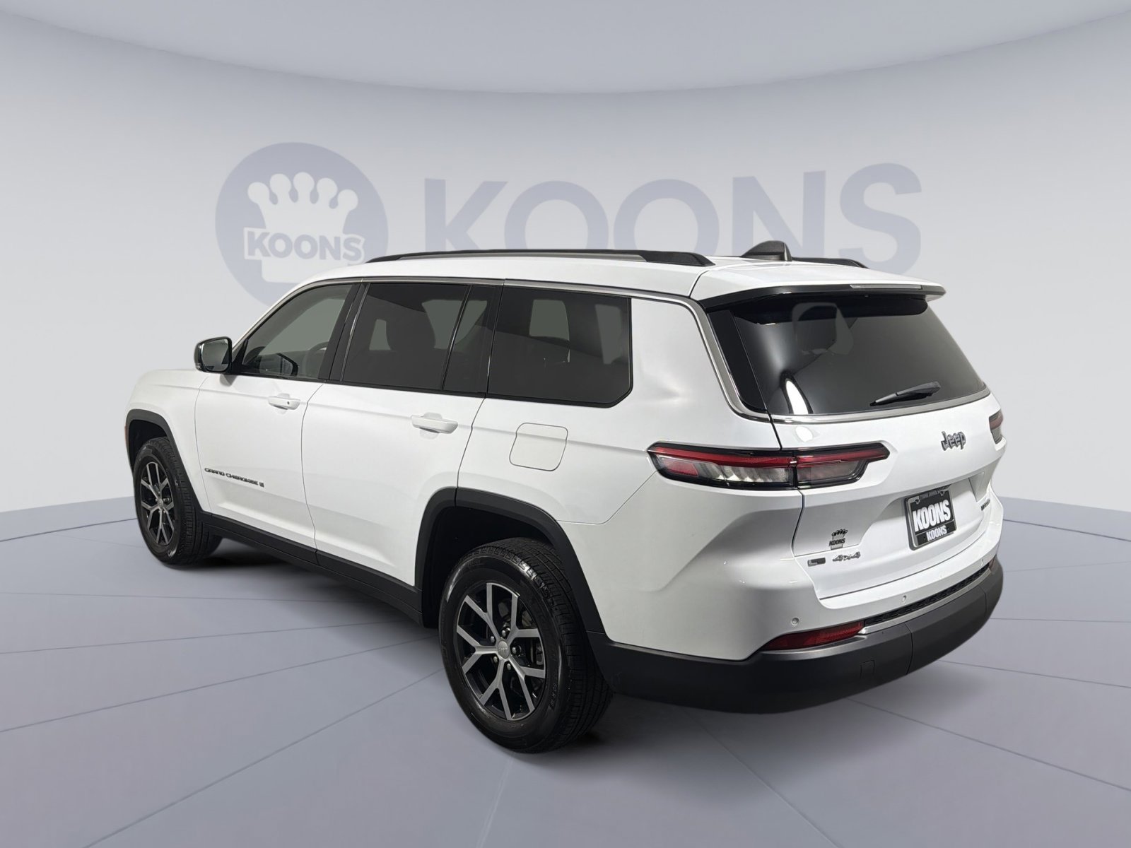 Used 2023 Jeep Grand Cherokee L Limited image 4