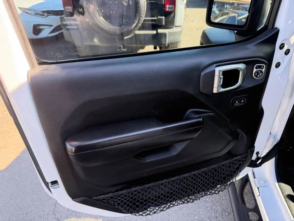 Used 2018 Jeep Wrangler Unlimited Sport S AWD/4WD image 6