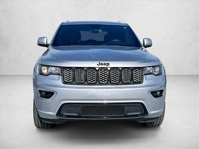 Used 2019 Jeep Grand Cherokee Altitude image 3