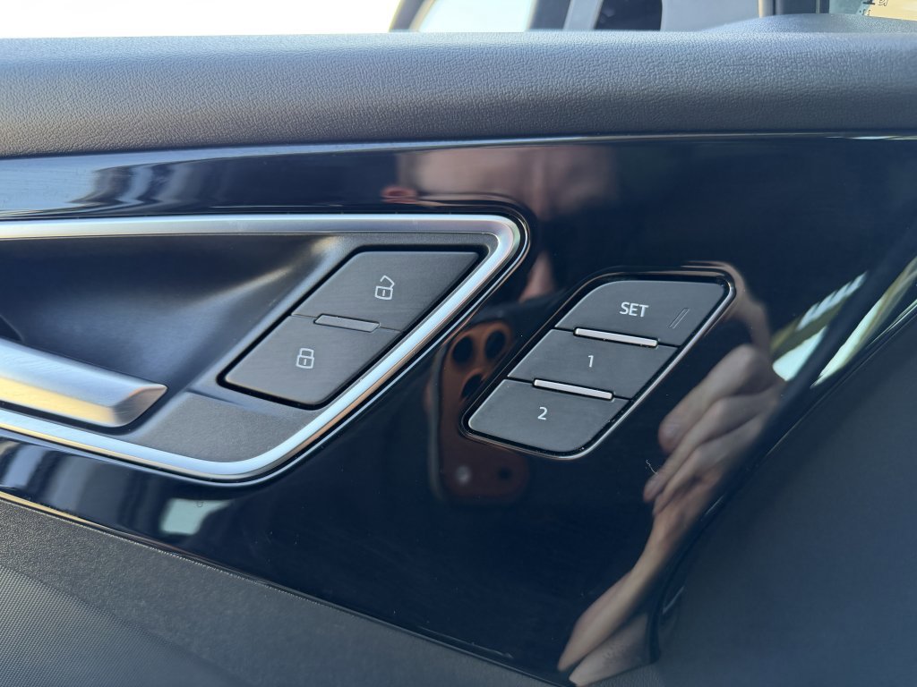 Used 2023 Audi Q4 e-tron Prestige w/ Black Optic Package image 32