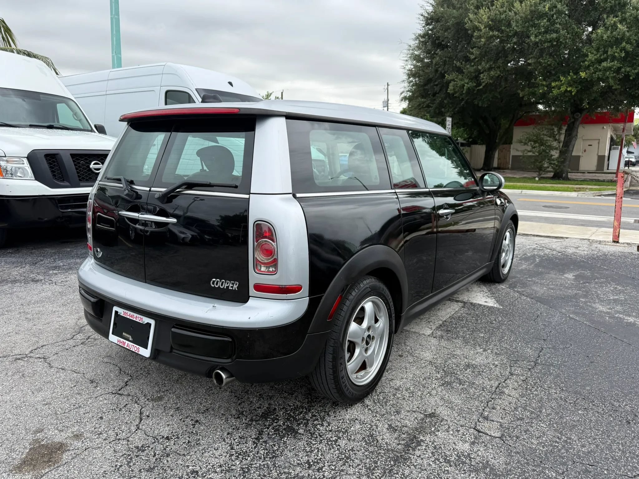 Used 2011 MINI Cooper Clubman FWD image 5