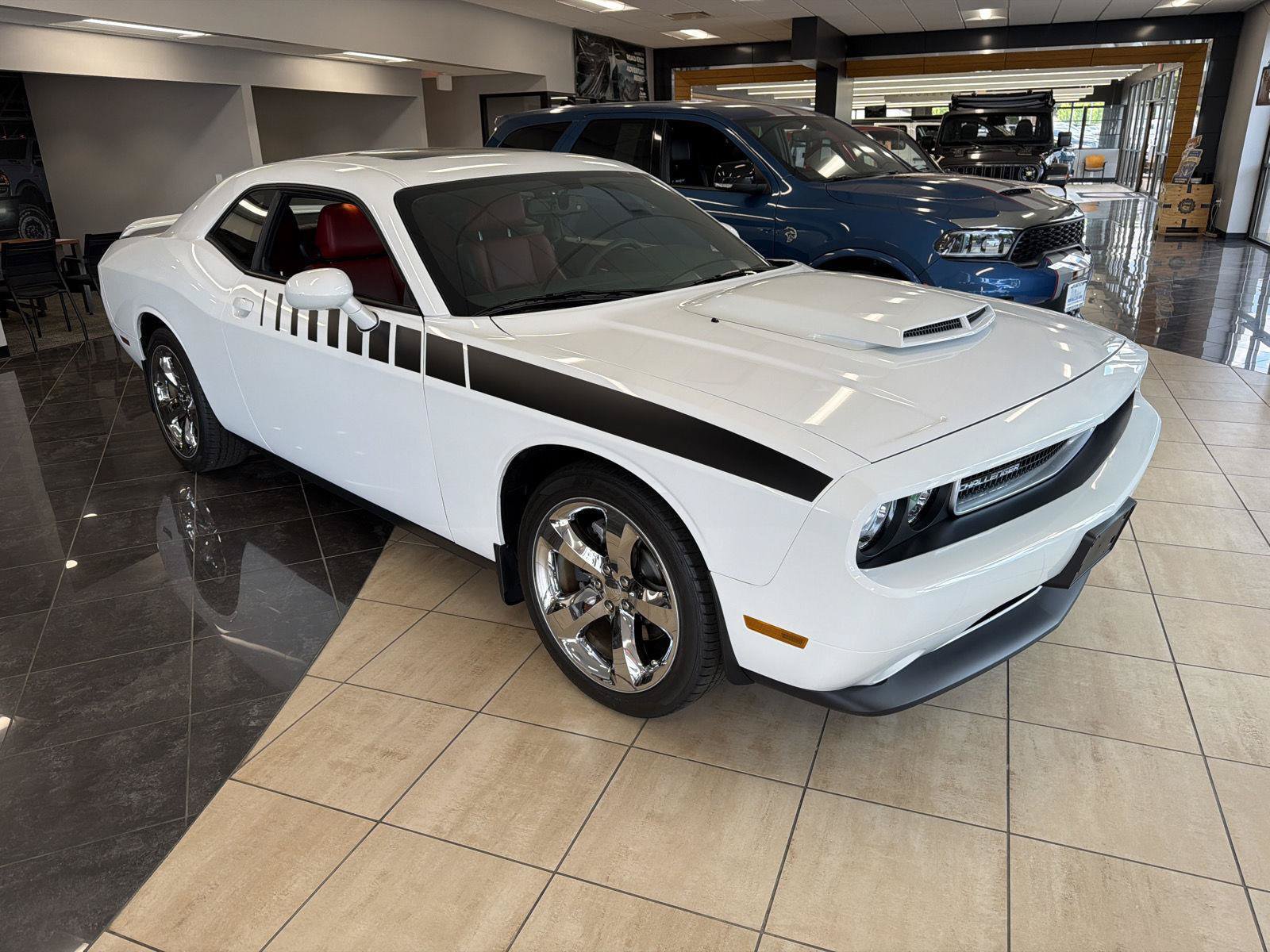 Used 2014 Dodge Challenger R/T Plus RWD image 4