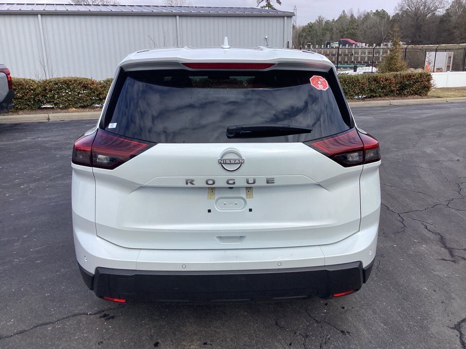 Used 2025 Nissan Rogue SV image 3