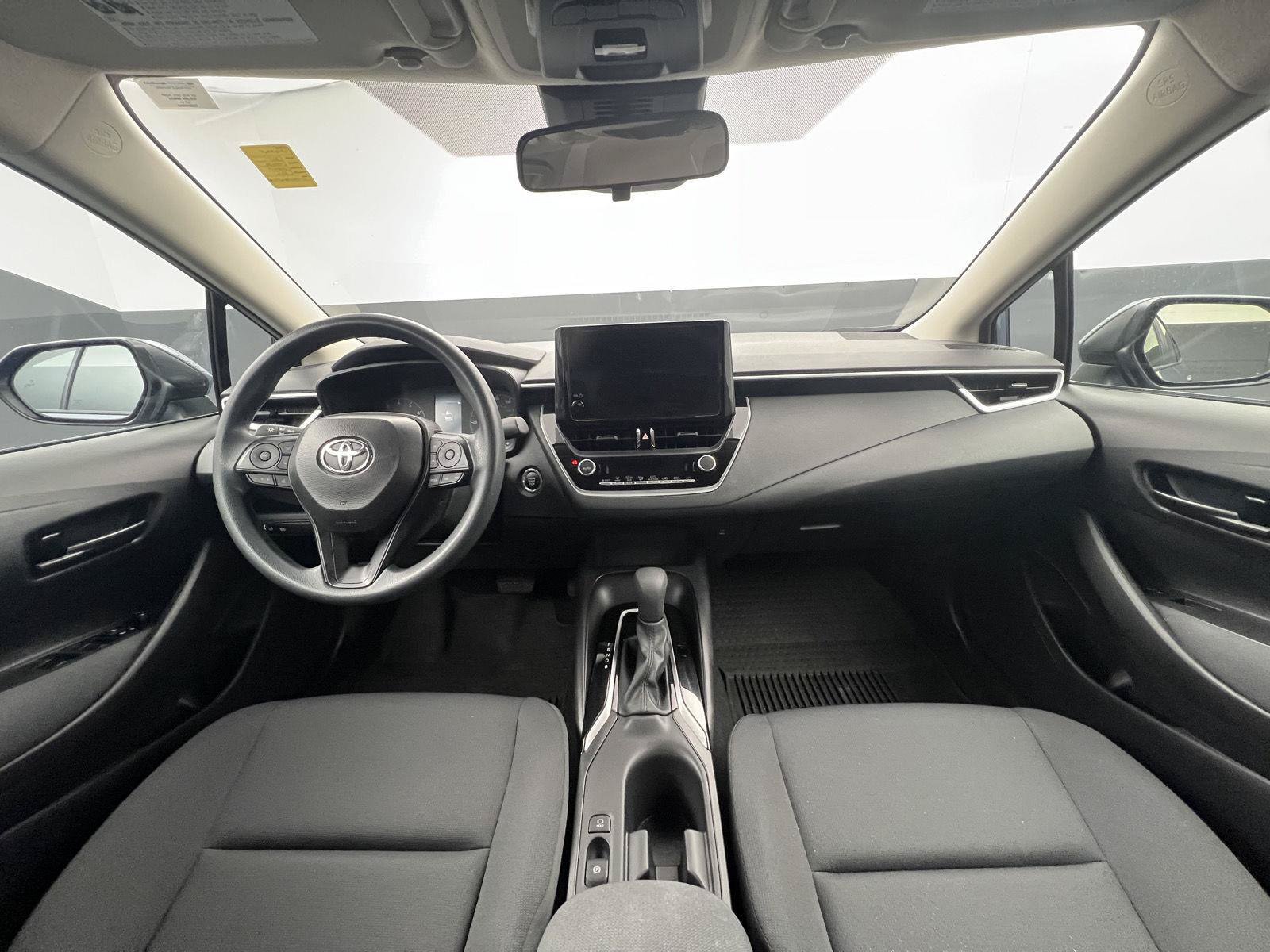 Used 2025 Toyota Corolla LE w/ Convenience Package FWD image 15