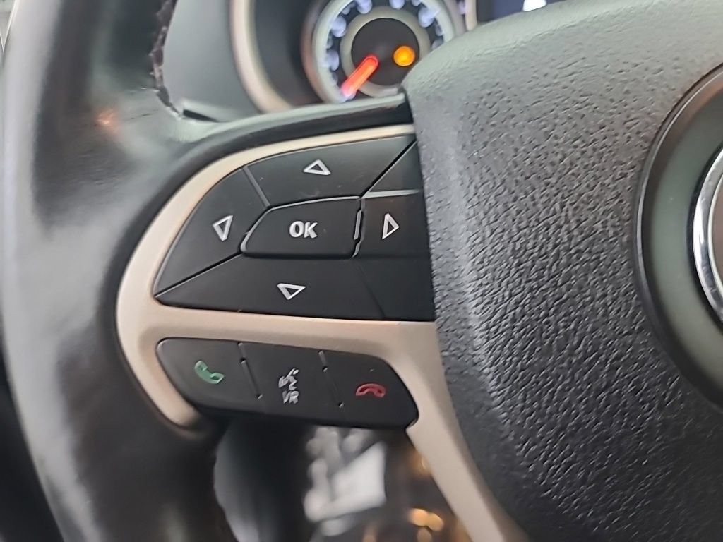 Used 2014 Jeep Cherokee Latitude w/ Comfort/Convenience Group AWD/4WD image 28