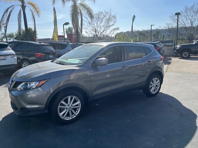 Used 2017 Nissan Rogue Sport S w/ S Appearance Package FWD image 2