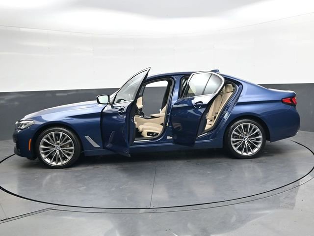 Used 2023 BMW 530i w/ Premium Package image 40