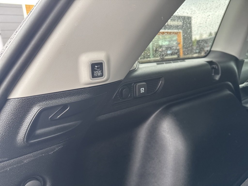 Used 2022 Jeep Grand Cherokee Limited image 28