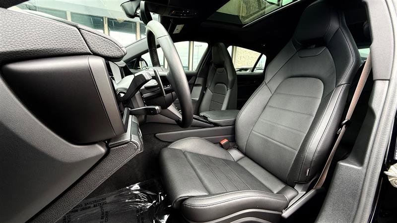 Used 2025 Porsche Panamera 4 w/ Premium Package image 17