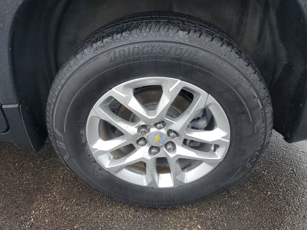 Used 2021 Chevrolet Traverse LS image 29