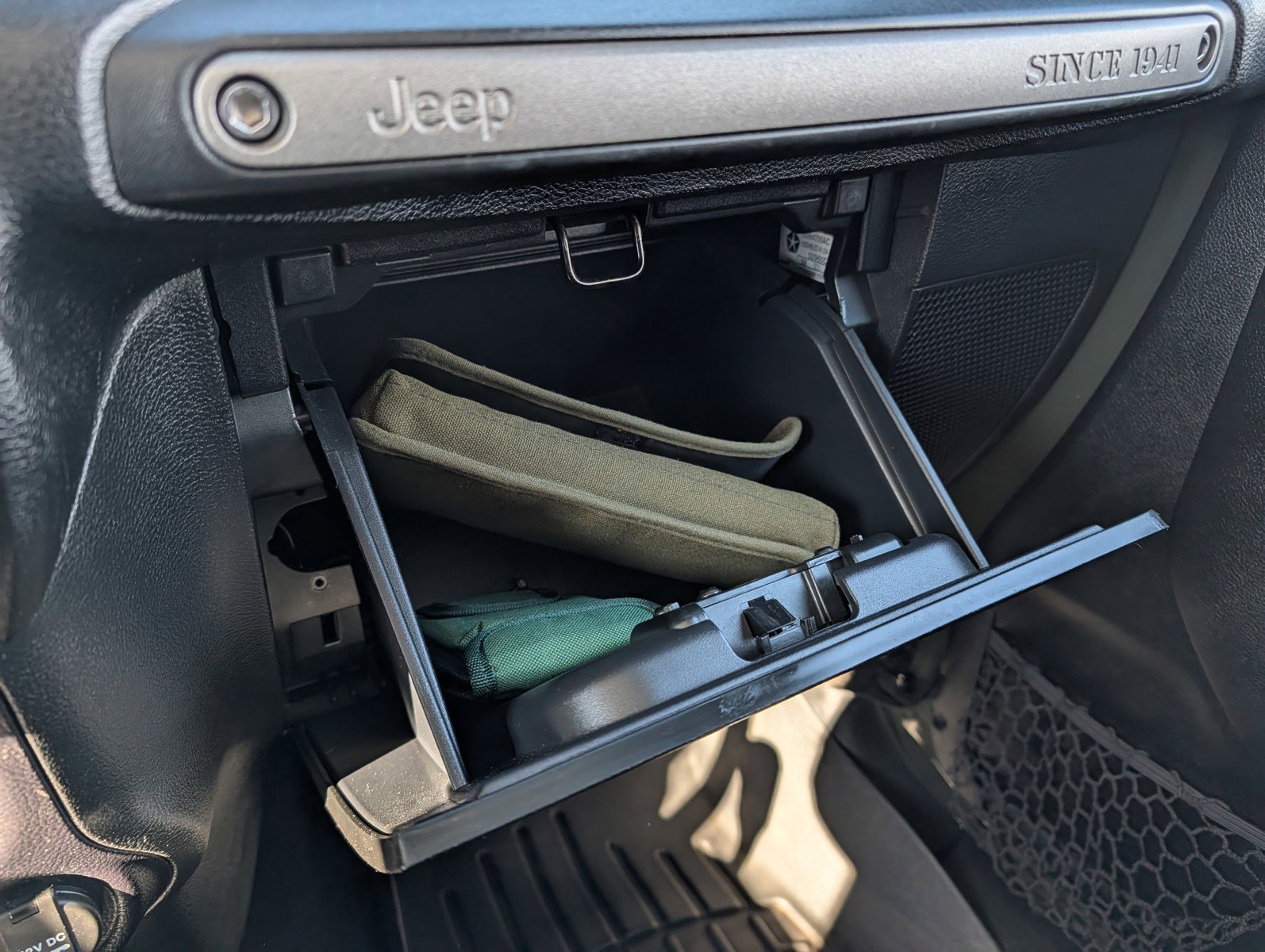 Used 2015 Jeep Wrangler Unlimited Sport w/ Quick Order Package 24S image 32