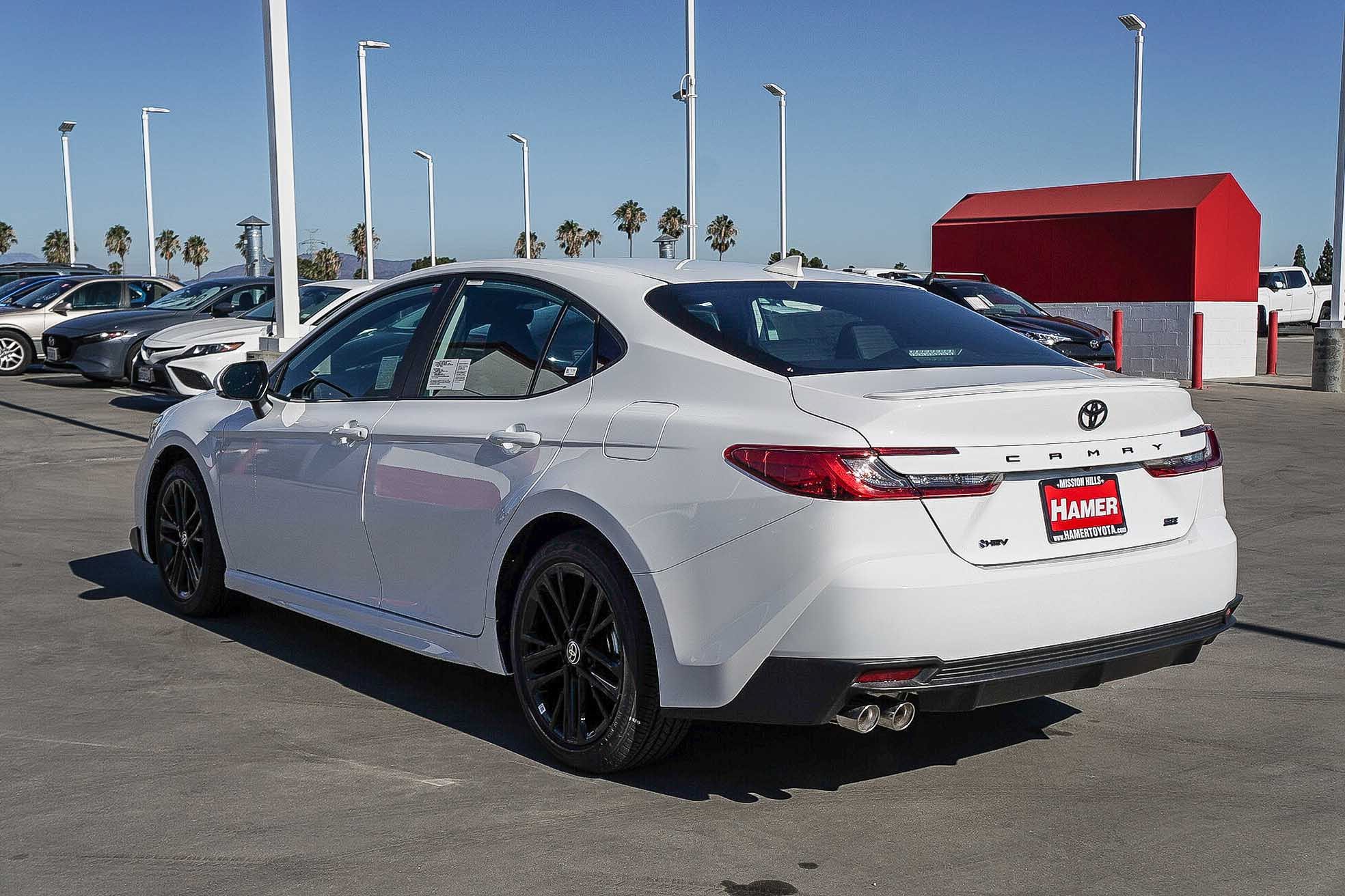New 2026 Toyota Camry SE FWD image 5