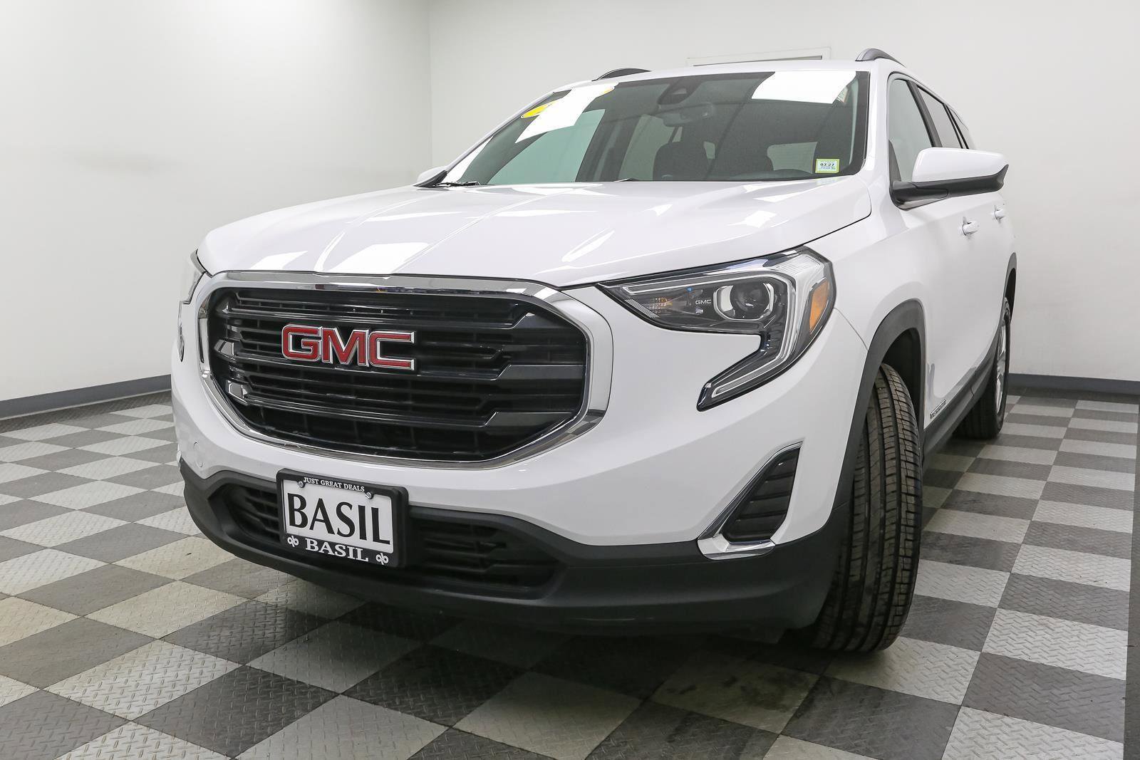Used 2021 GMC Terrain SLE w/ Driver Convenience Package image 4