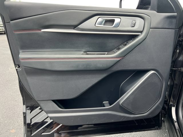 Certified 2025 Ford Explorer ST-Line AWD/4WD image 11