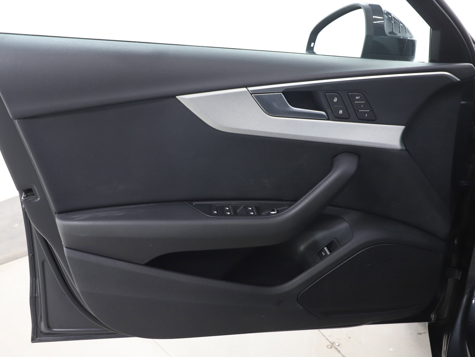 Used 2017 Audi A4 2.0T Premium w/ Audi MMI Navigation Plus image 21