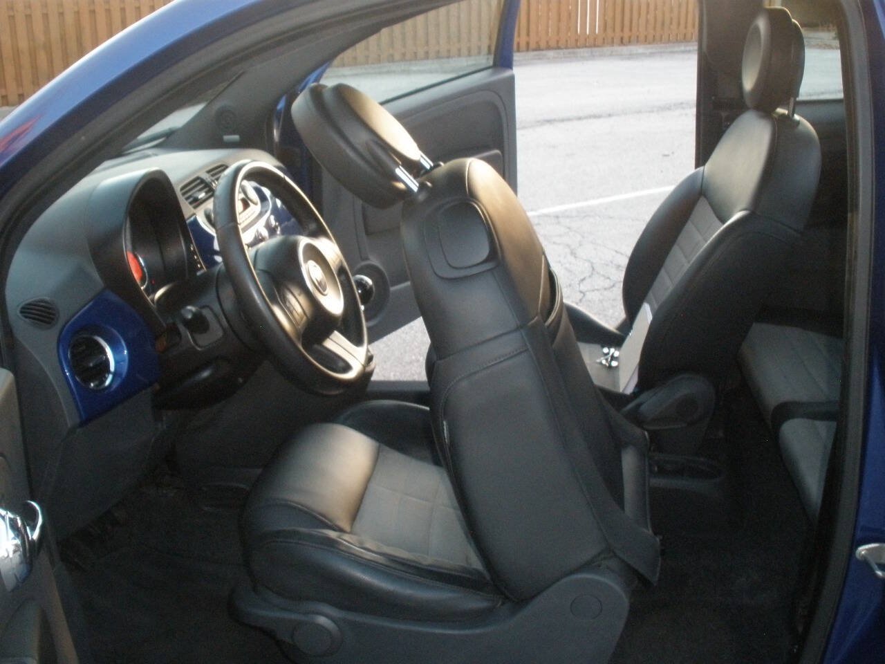 Used 2012 FIAT 500 Sport w/ Safety & Sound Pkg FWD image 28