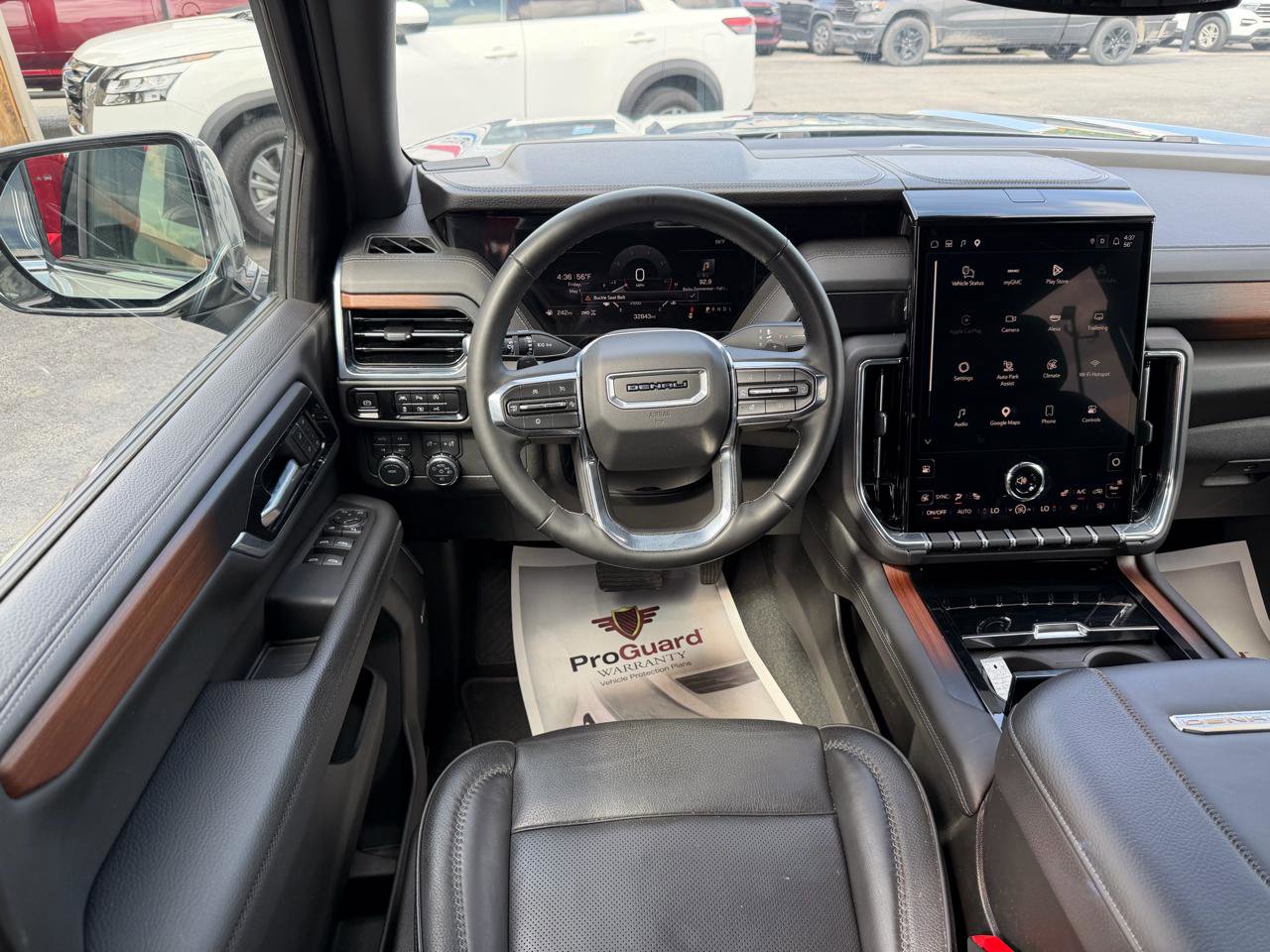 Used 2025 GMC Yukon XL Denali AWD/4WD image 16