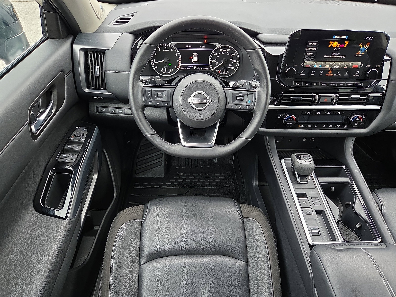 Used 2025 Nissan Pathfinder SL w/ SL Premium Package FWD image 13