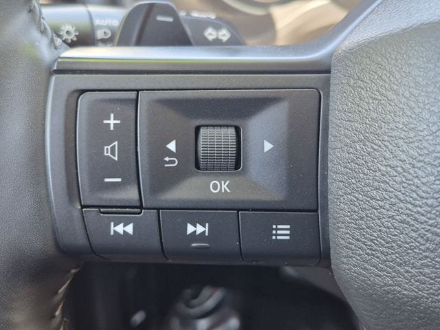 Certified 2025 Nissan Rogue SV FWD image 12