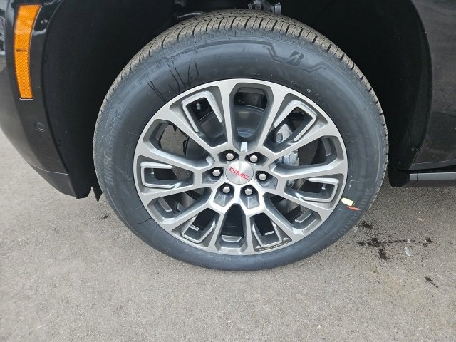 New 2026 GMC Yukon Denali w/ Sun & Power Step Package image 10