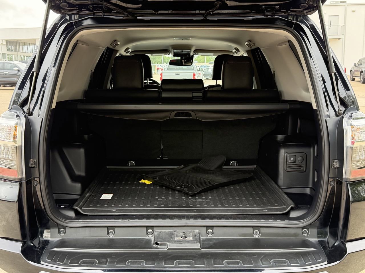 Used 2022 Toyota 4Runner TRD Off-Road Premium image 34