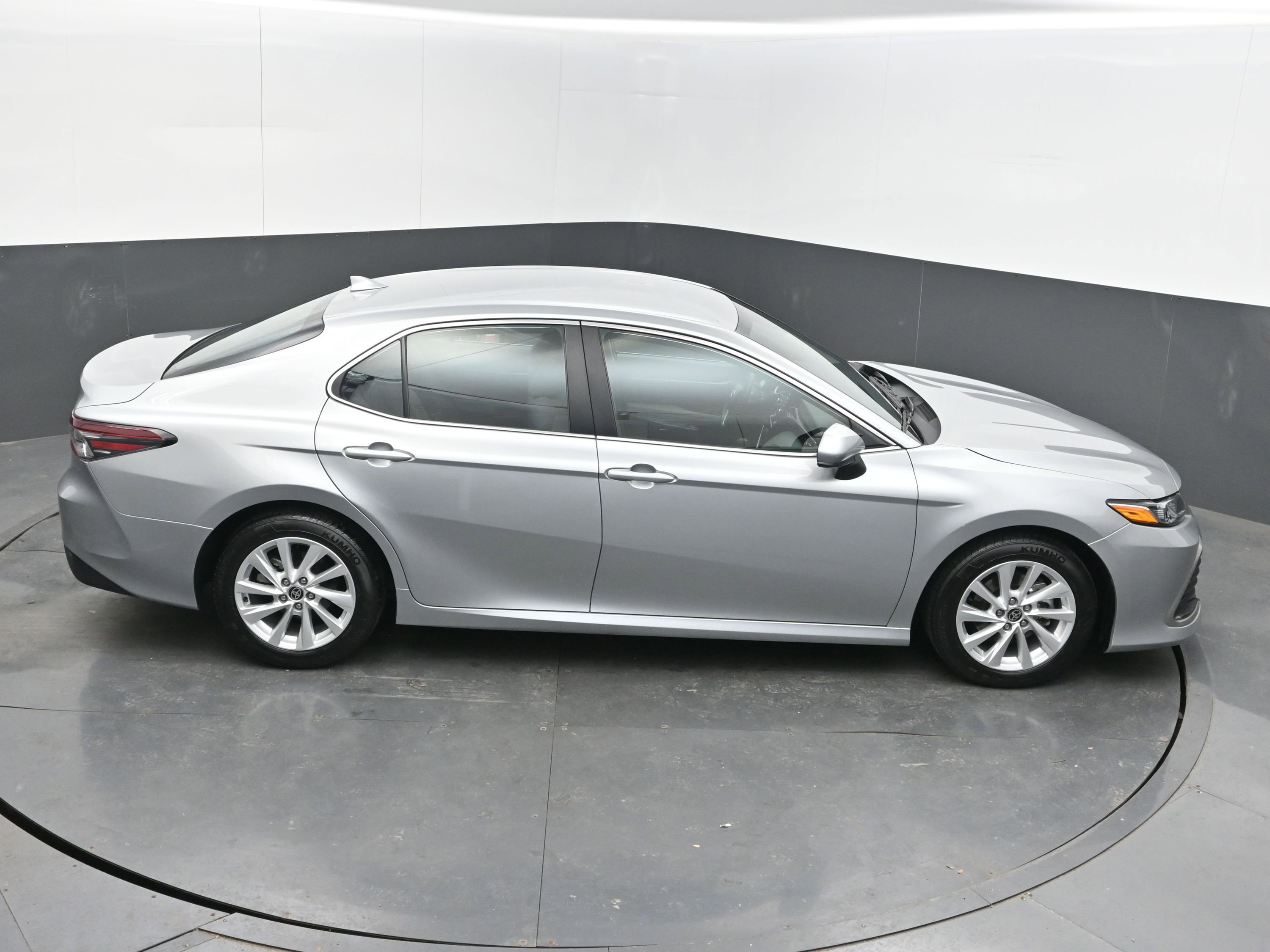 Used 2024 Toyota Camry LE image 39