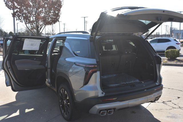 New 2026 Chevrolet Traverse LT w/ Sun and Wheel Package image 17