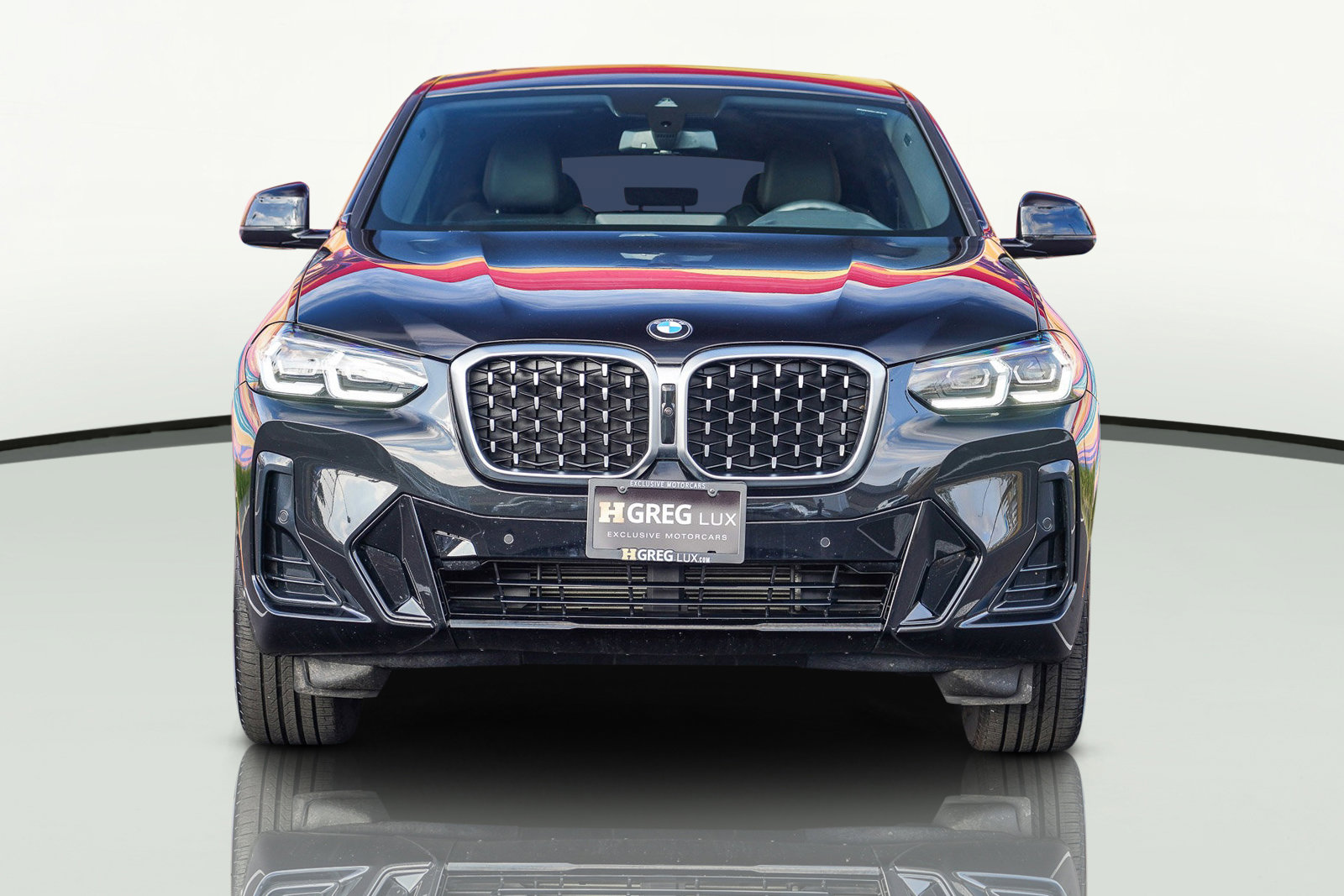 Used 2025 BMW X4 xDrive30i image 4