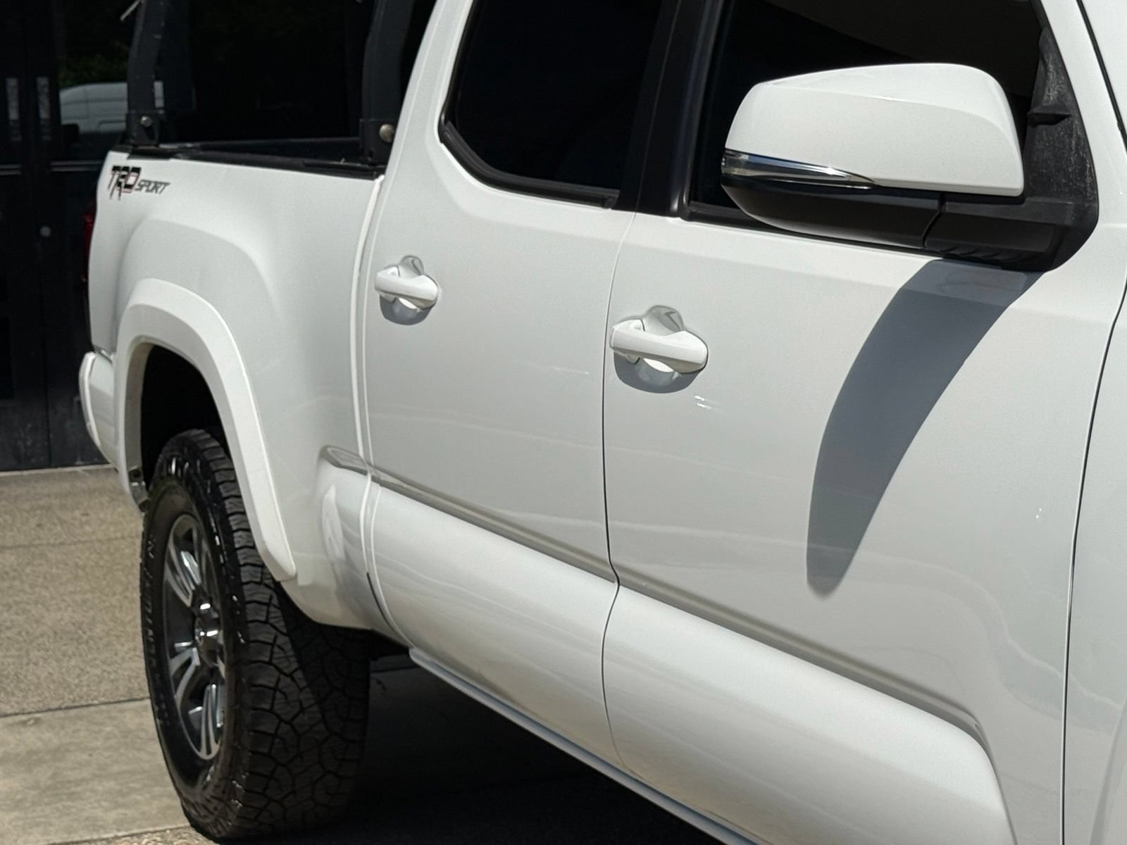 Used 2017 Toyota Tacoma TRD Sport w/ Tow Package RWD image 9